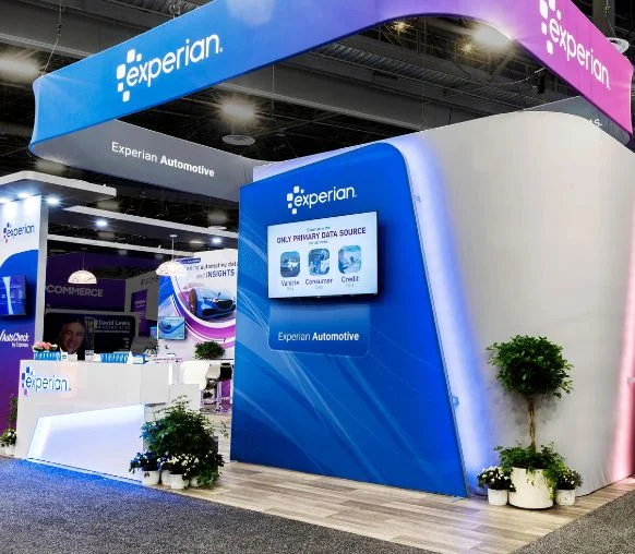 Backlit fabric wall with color-accurate graphics