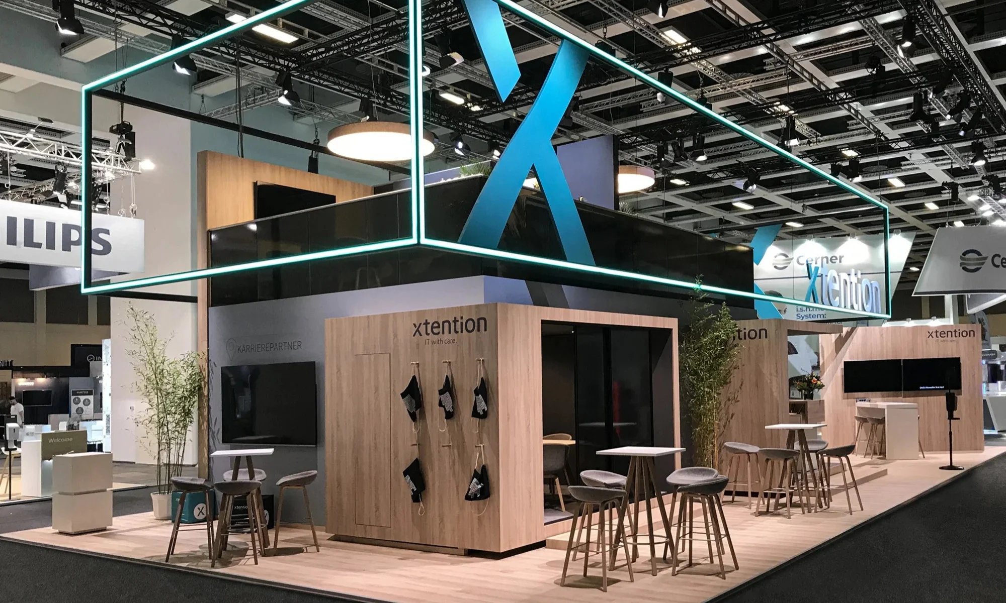 Xtention custom trade show exhibit by Suncoast Displays