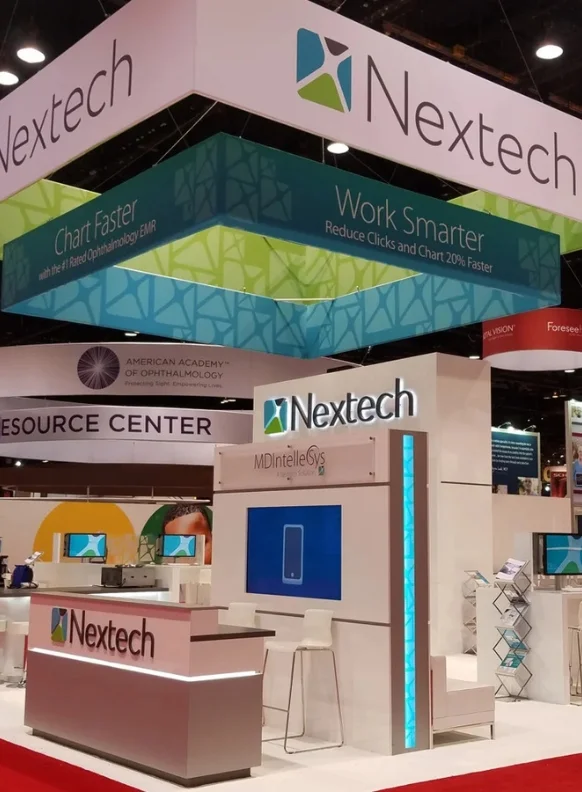 Modular trade show exhibit design in Orlando with custom graphics